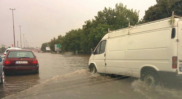 Цариградско шосе под вода