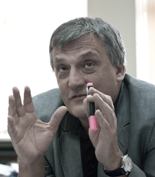 Петър Диков