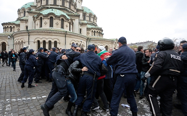 12 ноември,протест,сблъсъци 12 ноември 12 ноември,протест,сблъсъци 12 ноември