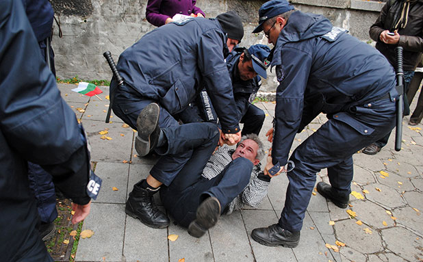 протест, 12 ноември, сблъсъци 12 ноември протест, 12 ноември, сблъсъци 12 ноември