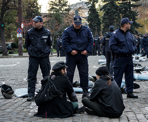 12 ноември,протест,сблъсъци 12 ноември 12 ноември,протест,сблъсъци 12 ноември