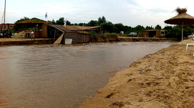плажът под вода плажът под вода