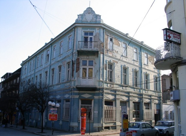 Хотел „Париж“, преустроен в последния си вид през 1911 г. по проект на арх. Дабко Дабков Хотел „Париж“, преустроен в последния си вид през 1911 г. по проект на арх. Дабко Дабков