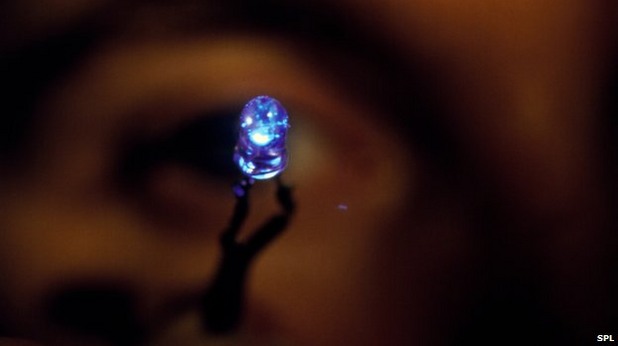 Invention of blue LEDs receives physics Nobel Invention of blue LEDs receives physics Nobel