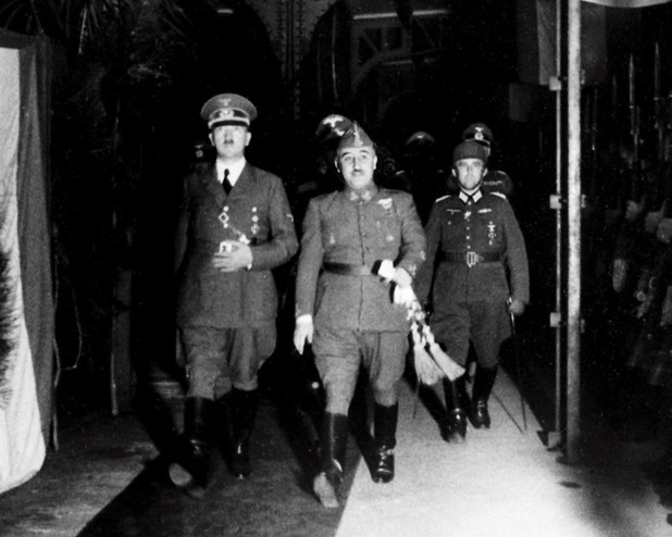 Заличени хора от исторически снимки Заличени хора от исторически снимки