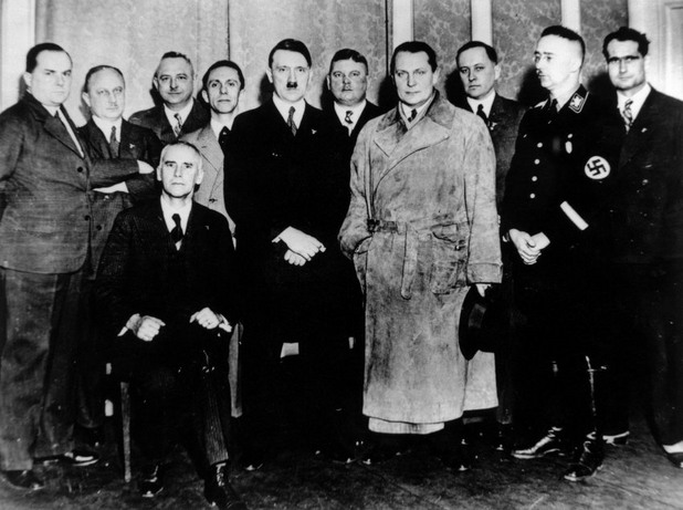 Заличени хора от исторически снимки Заличени хора от исторически снимки