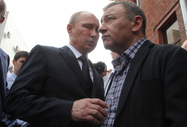 владимир путин в компанията на руския милиардер аркадий ротенберг владимир путин в компанията на руския милиардер аркадий ротенберг