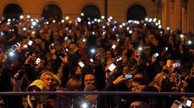 протест в унгария срещу данък-интернет протест в унгария срещу данък-интернет