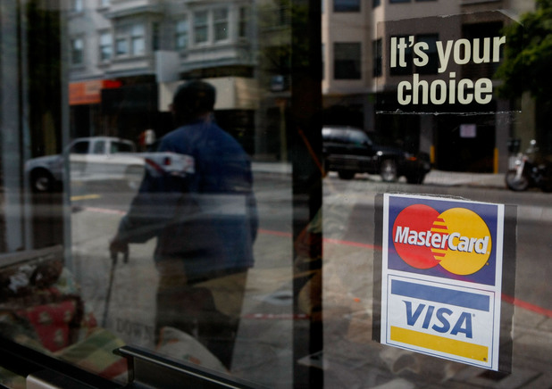 Visa и Mastercard спират да обслужват Крим Visa и Mastercard спират да обслужват Крим