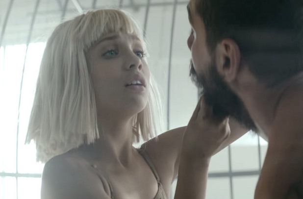 Мади Циглер в Elastic Heart Мади Циглер в Elastic Heart