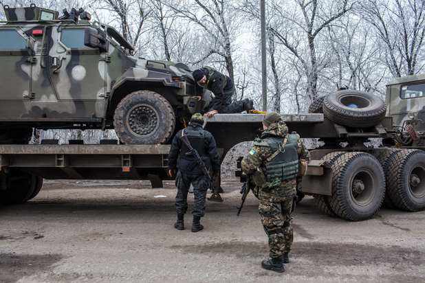 Примирието в Източна Украйна влезе в сила в полунощ на 15 февруари Примирието в Източна Украйна влезе в сила в полунощ на 15 февруари