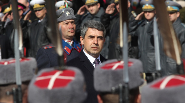 Президентът Росен Плевнелиев поднесе венец пред паметника на Незнания войн по повод трети март Президентът Росен Плевнелиев поднесе венец пред паметника на Незнания войн по повод трети март