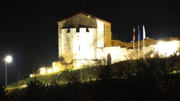 Крепостта Перистера, Пещера Крепостта Перистера, Пещера