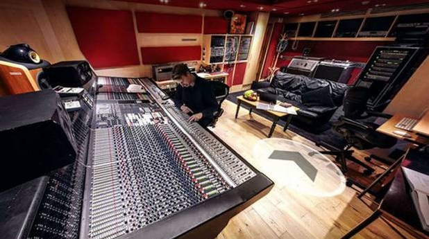 Inside Abbey Road by Google Inside Abbey Road by Google