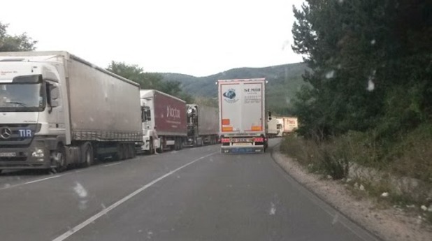 Липсваща пътна маркировка Липсваща пътна маркировка