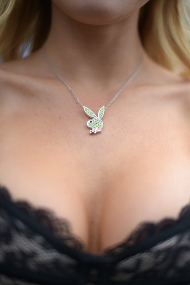 playboy, плейбой, хю хефнър, имение, зайчета playboy, плейбой, хю хефнър, имение, зайчета
