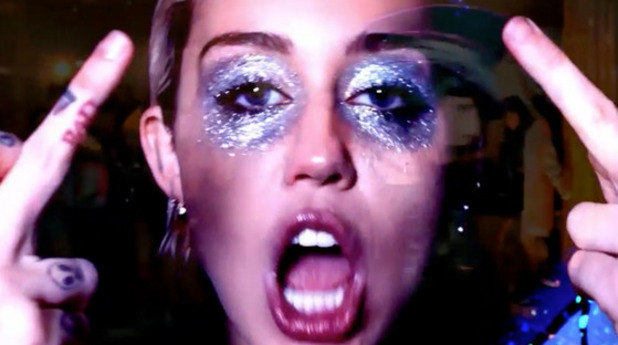 майли сайръс в bitch im madonna майли сайръс в bitch im madonna