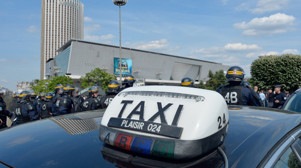 франция, полиция, протест, такси, таксита, юбер, uber франция, полиция, протест, такси, таксита, юбер, uber