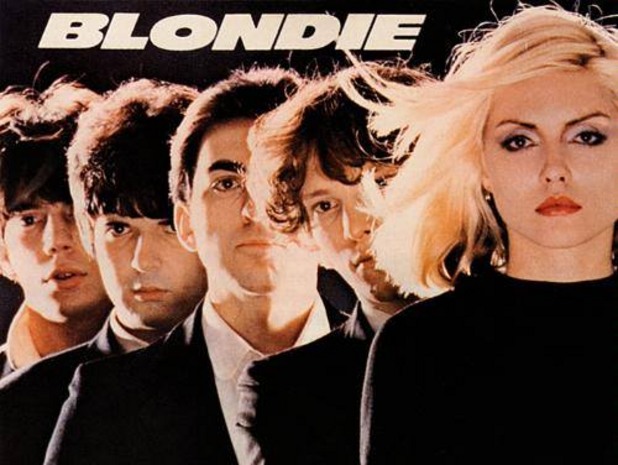 Дебютният албум на Blondie излиза през 1977 г. Дебютният албум на Blondie излиза през 1977 г.