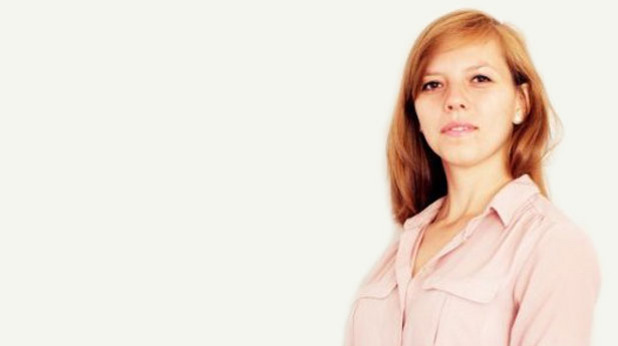 23-годишната Цветелина Мавродиева от гр. Белица сбъдна най-голямата си мечта и стана инженер във Формула 1. 23-годишната Цветелина Мавродиева от гр. Белица сбъдна най-голямата си мечта и стана инженер във Формула 1.