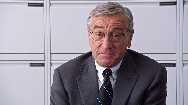 Робърт Де Ниро в The Intern Робърт Де Ниро в The Intern