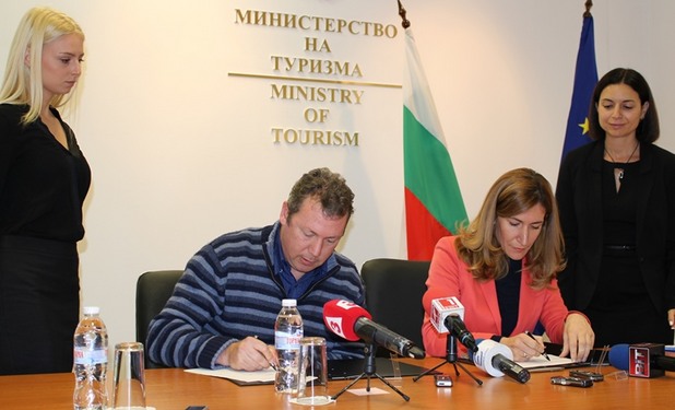 Николина Ангелкова и изпълнителният директор на филмовите студиа Ярив Лернер Николина Ангелкова и изпълнителният директор на филмовите студиа Ярив Лернер