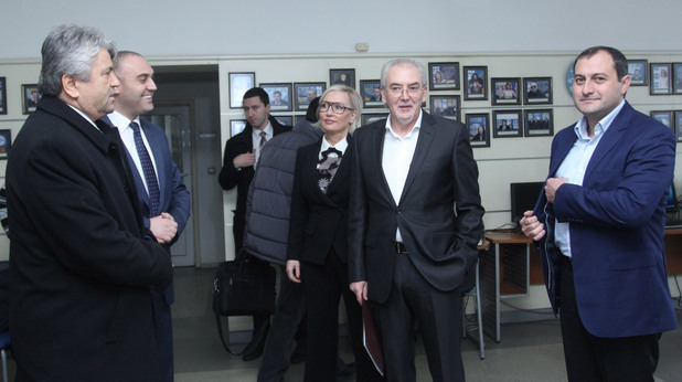 Лютви Местан дава първата си пресконференция след напускането на председателския пост в ДПС - 7 януари 2015 Лютви Местан дава първата си пресконференция след напускането на председателския пост в ДПС - 7 януари 2015
