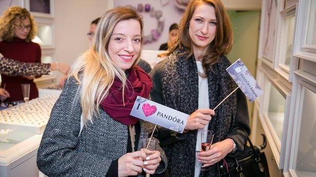 Pandora, Ана, Яна Pandora, Ана, Яна