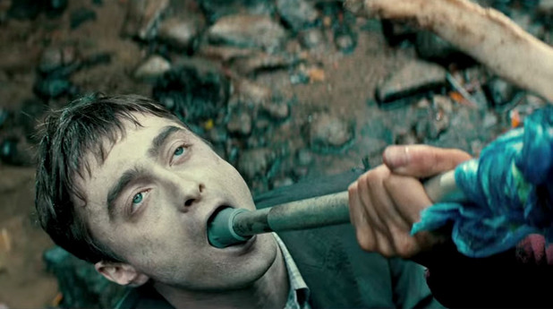даниел радклиф в swiss army man даниел радклиф в swiss army man