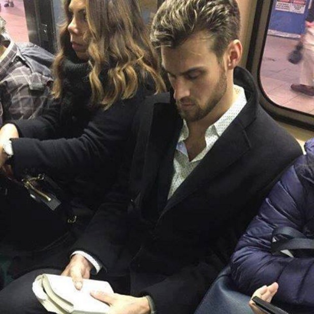четящи в метрото четящи в метрото