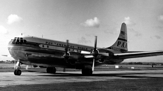 Boeing 337 на авиокомпанията Pan Am Boeing 337 на авиокомпанията Pan Am