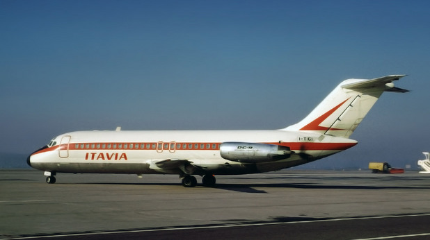 DC-9 на италианската авиокомпания Aerolinee Itavia DC-9 на италианската авиокомпания Aerolinee Itavia