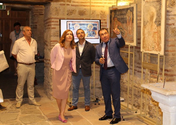 Николина Ангелкова Николина Ангелкова