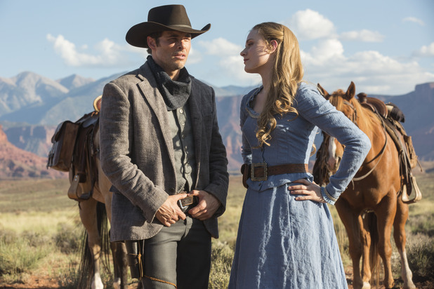 Джеймс Марсдън и Евън Рейчъл Ууд в Westworld Джеймс Марсдън и Евън Рейчъл Ууд в Westworld