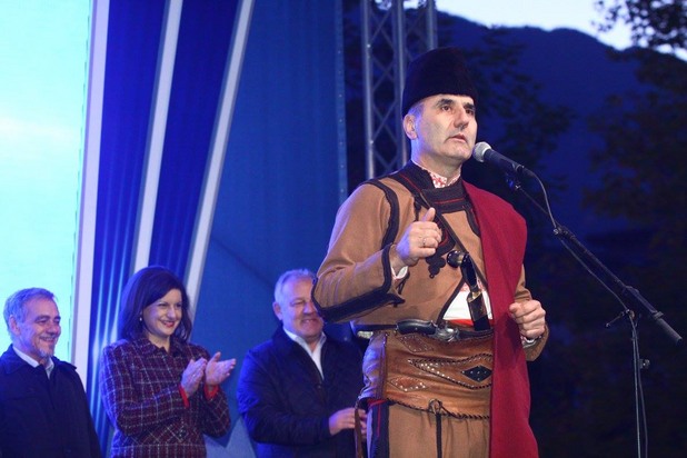 Цветан Цветанов в носия Цветан Цветанов в носия