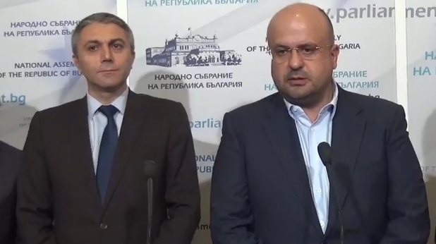 Камен Костадинов от ДПС напуска парламента Камен Костадинов от ДПС напуска парламента