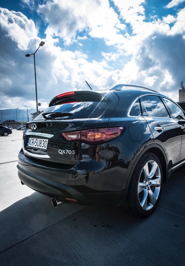 Infiniti QX70S Infiniti QX70S