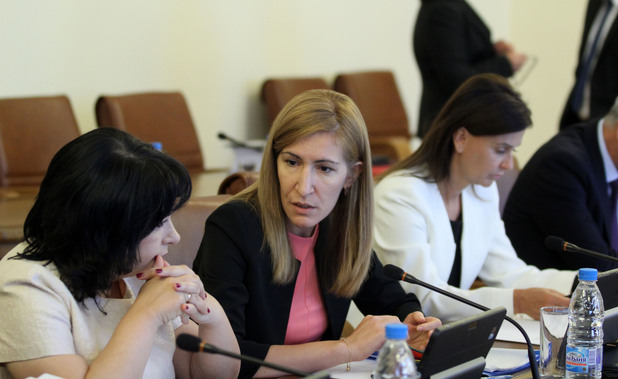 николина ангелкова, ангелкова, министър на туризма николина ангелкова, ангелкова, министър на туризма