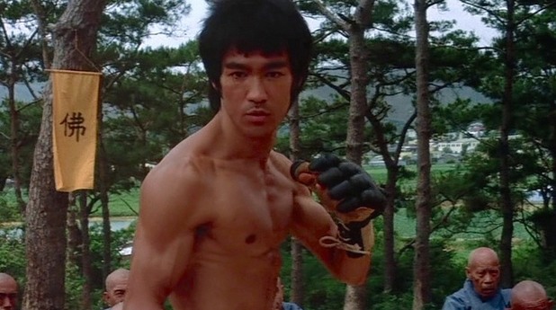 Брус Лий в Enter The Dragon Брус Лий в Enter The Dragon