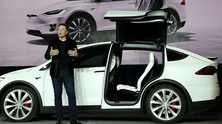 musk-tesla-media
