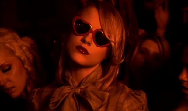 marlyn manson, heart shaped glasses, евън рейчъл ууд marlyn manson, heart shaped glasses, евън рейчъл ууд