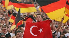 turkey-germany-flag-fans