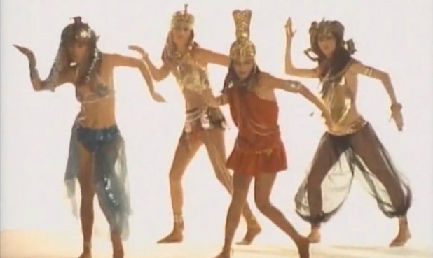 The Bangles - Walk Like an Egyptian The Bangles - Walk Like an Egyptian