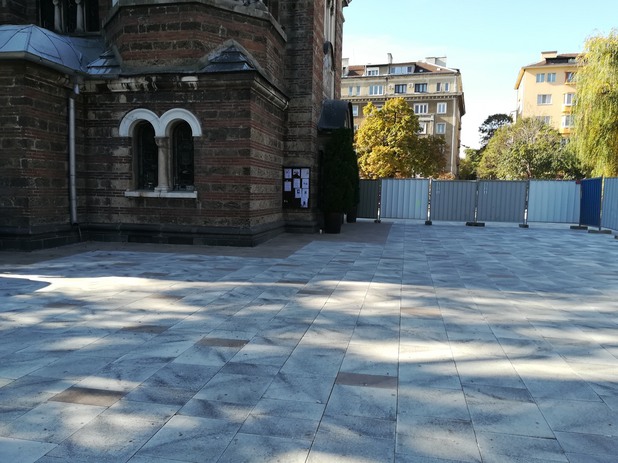 Ремонт на градинката на църквата "Свети Седмочисленици" Ремонт на градинката на църквата "Свети Седмочисленици"