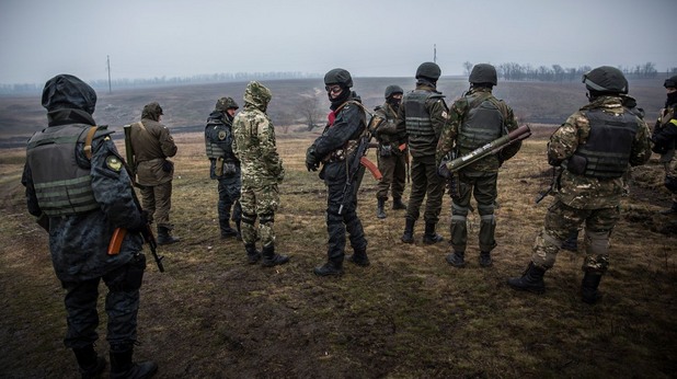 Украински войници в Донбас